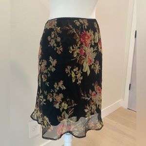 Vintage 90’s Midi Floral Skirt size Medium